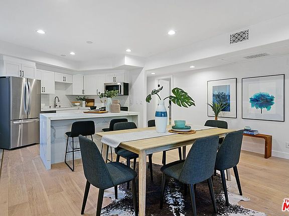 2nd image of 842 11th St APT 1