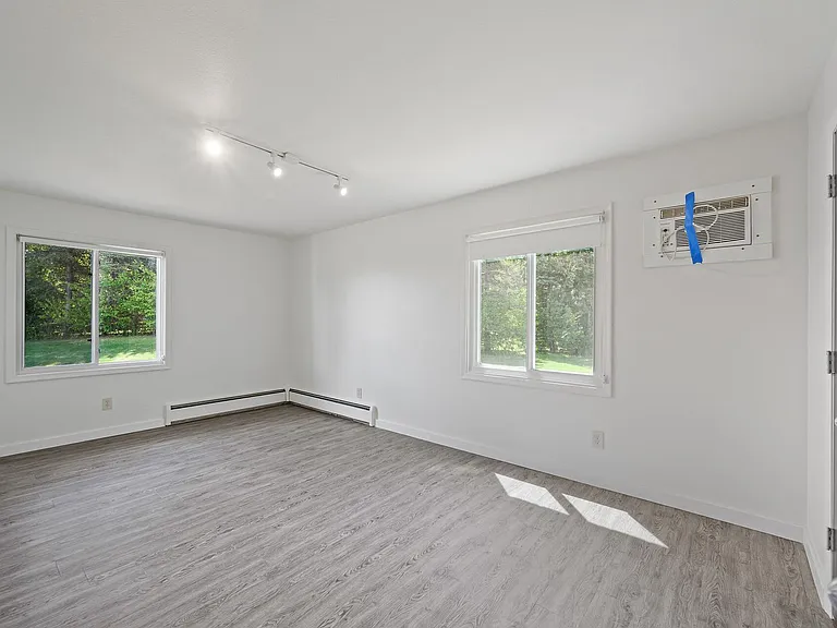 6200 Golden Valley Rd — Photo 13