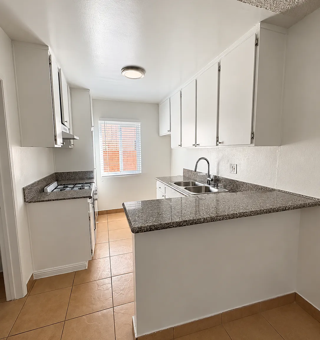14839 Sherman Way - Studio — Photo 1