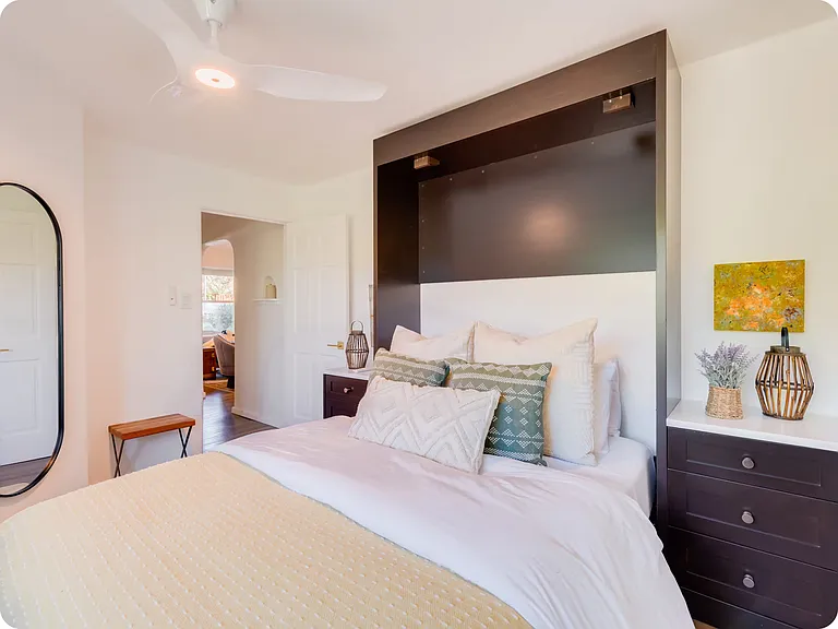 1202 Don Gaspar Ave — Photo 11
