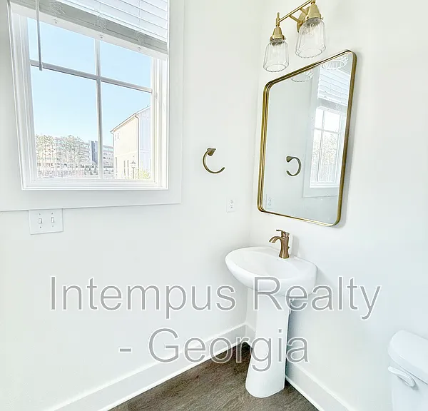 102 Pinecone Pkwy — Photo 9