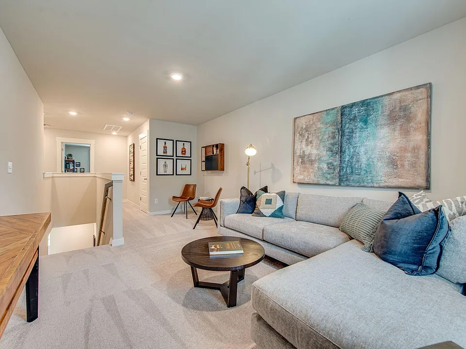 472 Alcott Way