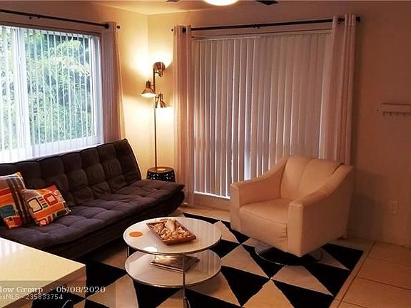 4th image of 505 NE 23rd St APT 3