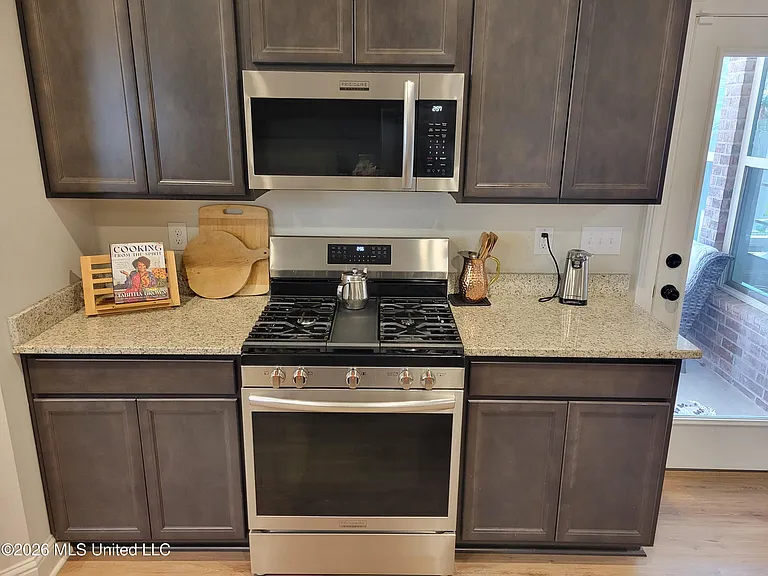 10165 Patrick Dr — Photo 18