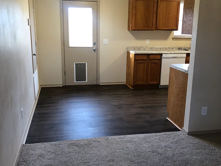 809 W Chickasaw Ln — Photo 2