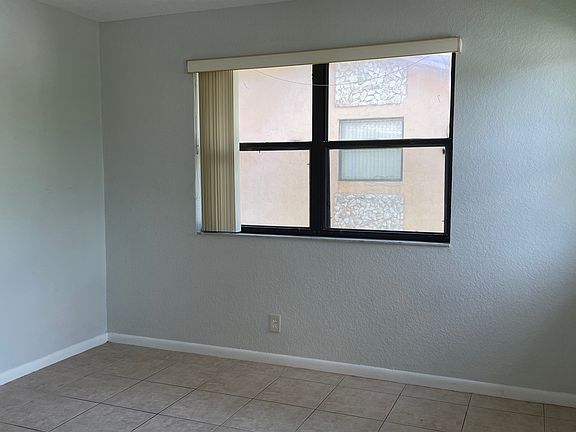 5th image of 11634 NW 26th Ct
