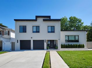 929 Jewel Dr, Valley Stream, NY 11581