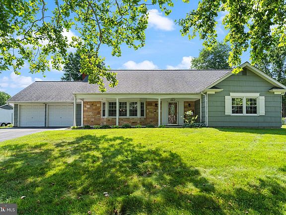 3rd image of 2817 Stonybrook Dr