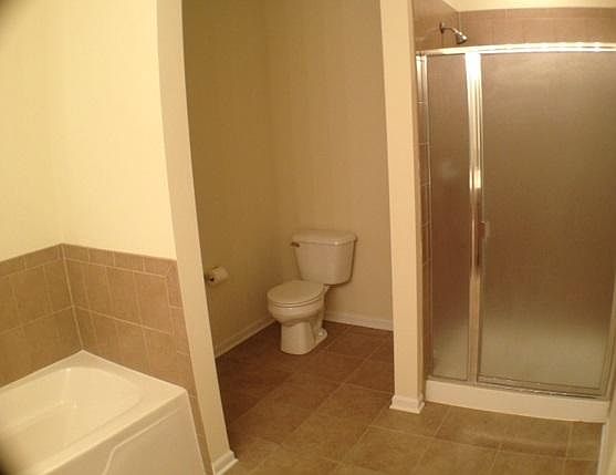 2nd image of 1650 Riverwoods Dr Unit 204