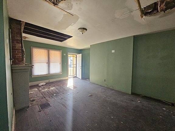4th image of 1878 Aberdeen Ave