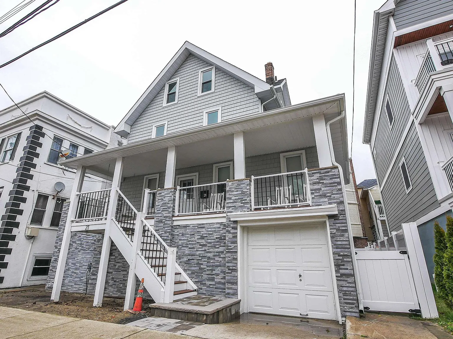 6 bed, 2.5 bath, $2,200 — Photo 1