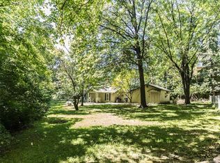 1 Charles Dr, Saint Charles, MO 63303