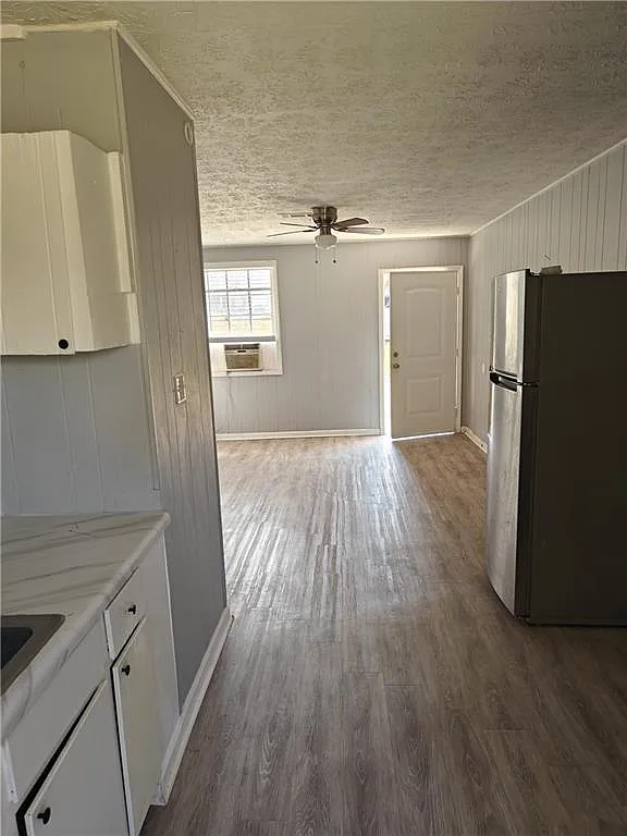 2 bed, 1.0 bath, 1404 sqft, $750 — Photo 4