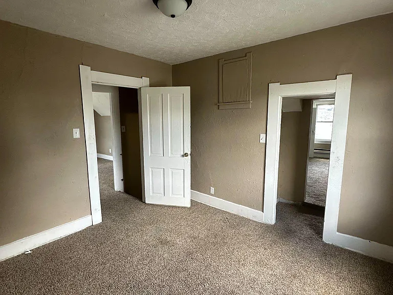 1913 Broadway St #2 — Photo 2