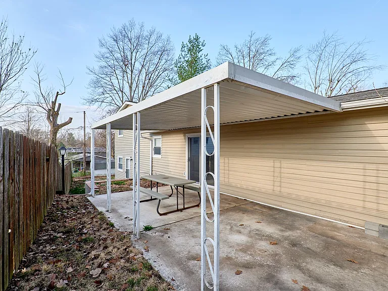 3204 Bristol Hall Dr — Photo 29