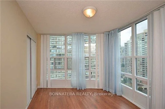 2 bed, $2,500 — Photo 4