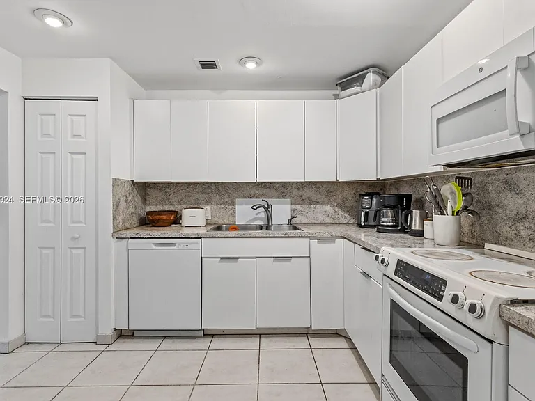 575 Crandon Blvd #413 — Photo 8
