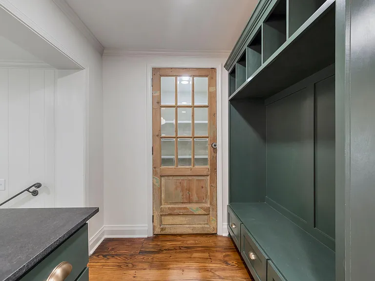 900 Oaklawn Ave — Photo 4