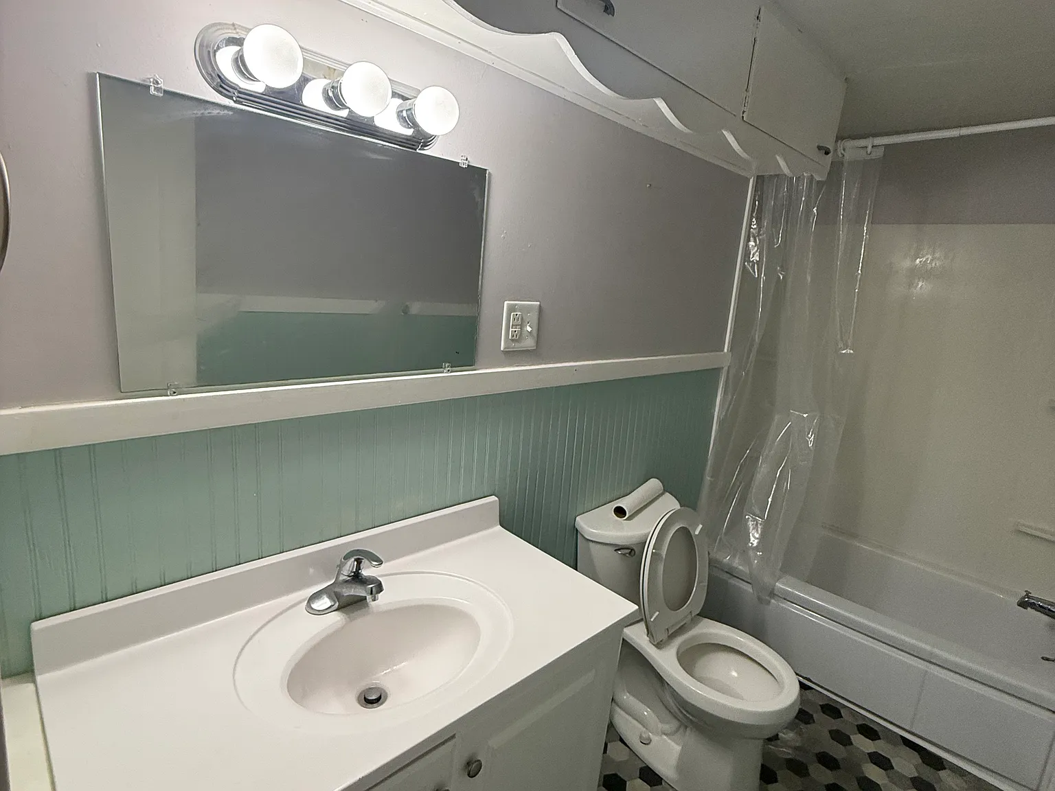 2 bed, $850 — Photo 4