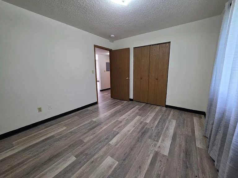 2661 Lakeside Dr — Photo 7