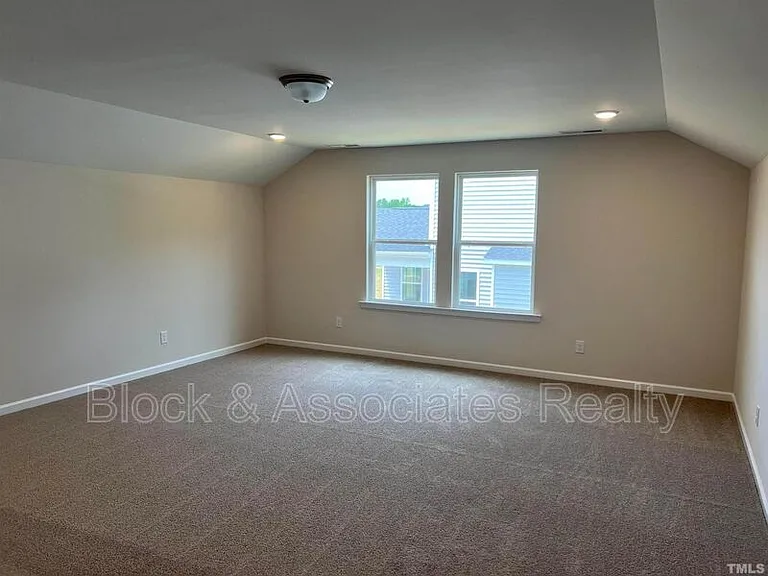 248 Streamliner Blvd — Photo 18
