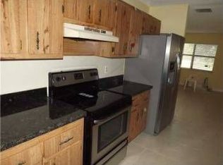 5400 SW 42nd St, Davie, FL 33314