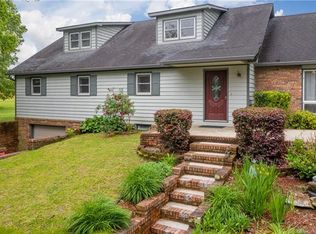 1331 Chestnut Gap Rd, Hendersonville, NC 28792