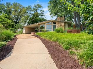 1630 Liggett Dr, Saint Louis, MO 63126