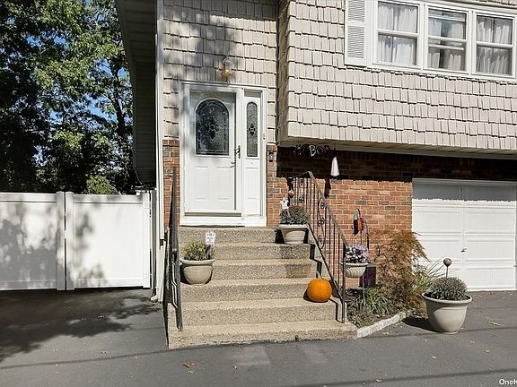 4th image of 11 Dearborn Ave