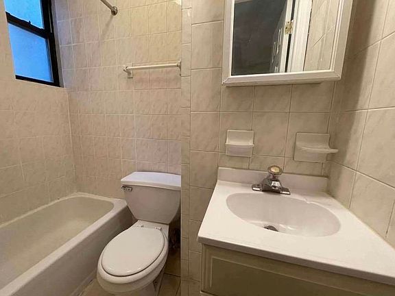 5th image of 300 E 91st St #4