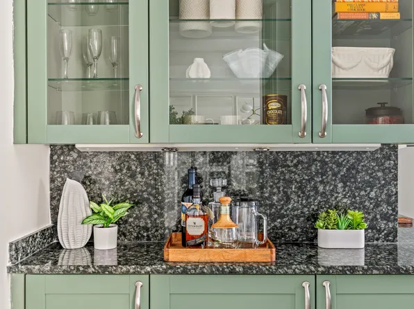 21 East 90th Street image 3 of 10