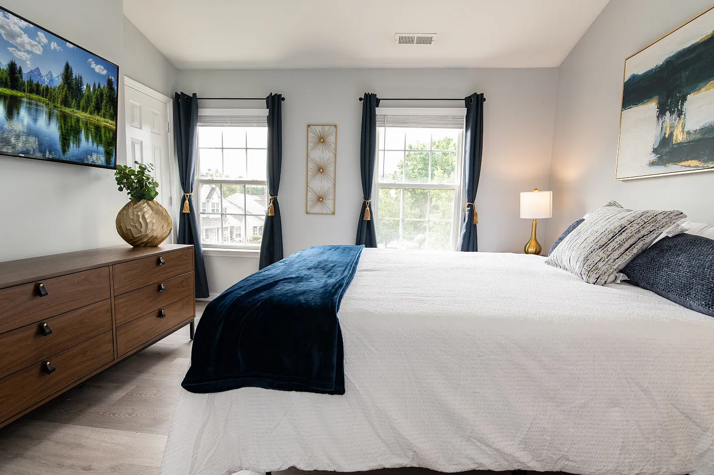 2 bed, $2,750 — Photo 2