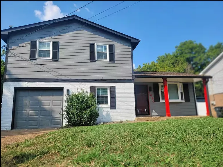 4880 Barclay Square Dr — Photo 1