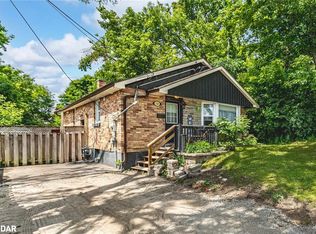 114 Maple Ave, Barrie, ON
