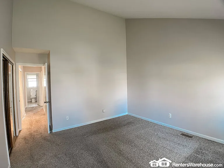 422 Reading Ave — Photo 16