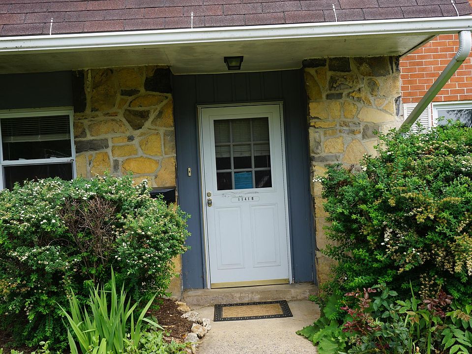 1st image of 1141 W Aaron Dr