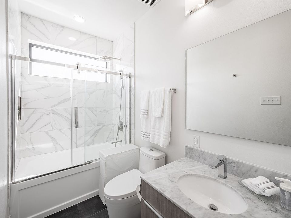 1st image of 1846 Richmond Ave #105