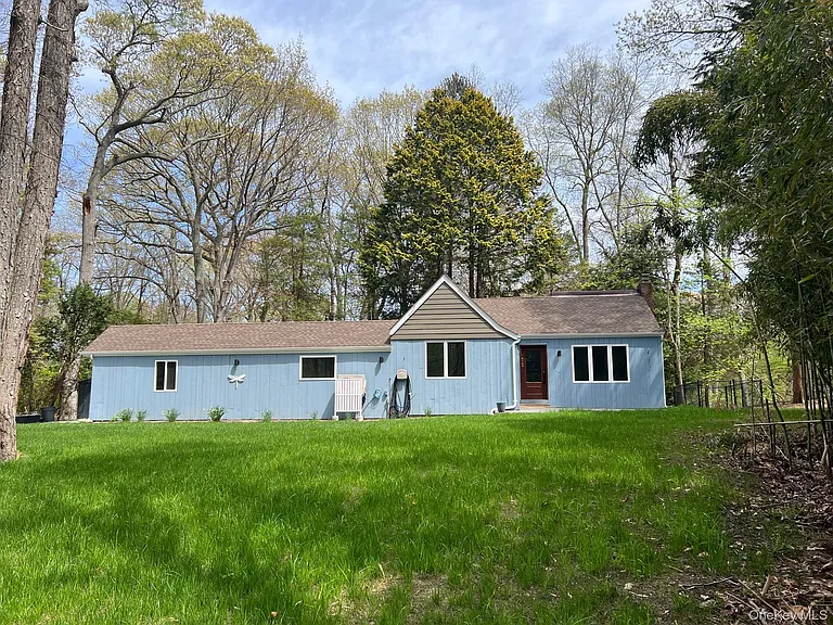 11 Triple Oak Ln — Photo 1