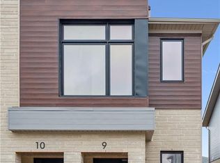 15 Stauffer Woods Trl #C9, Kitchener, ON N2P0L1