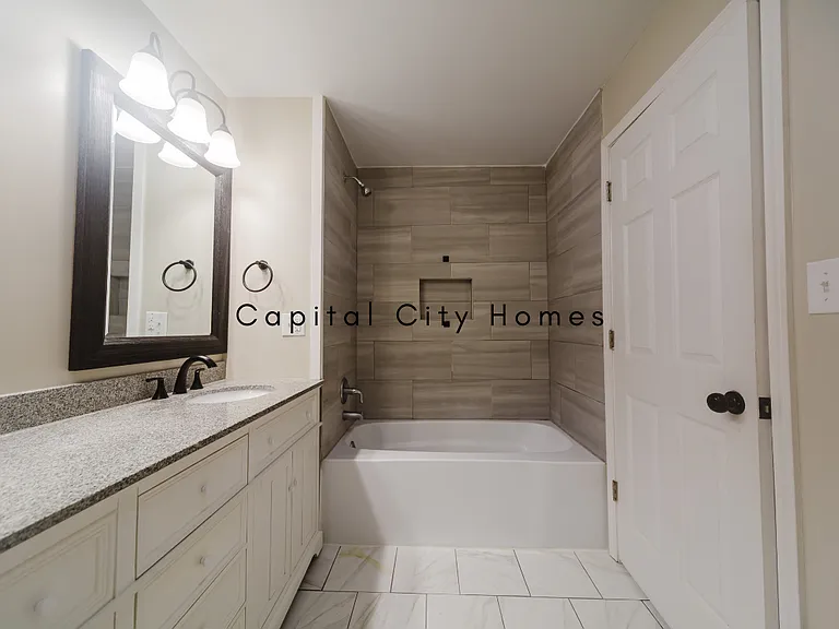 2525 E 10th St #2525 — Photo 6