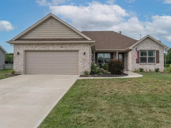 204 Oakridge Ct, Carlisle, OH 45005