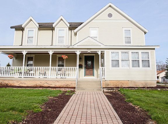 3rd image of 909 N Green St