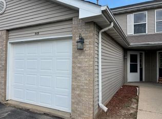 448 Amphitheater Dr, Rockford, IL 61107