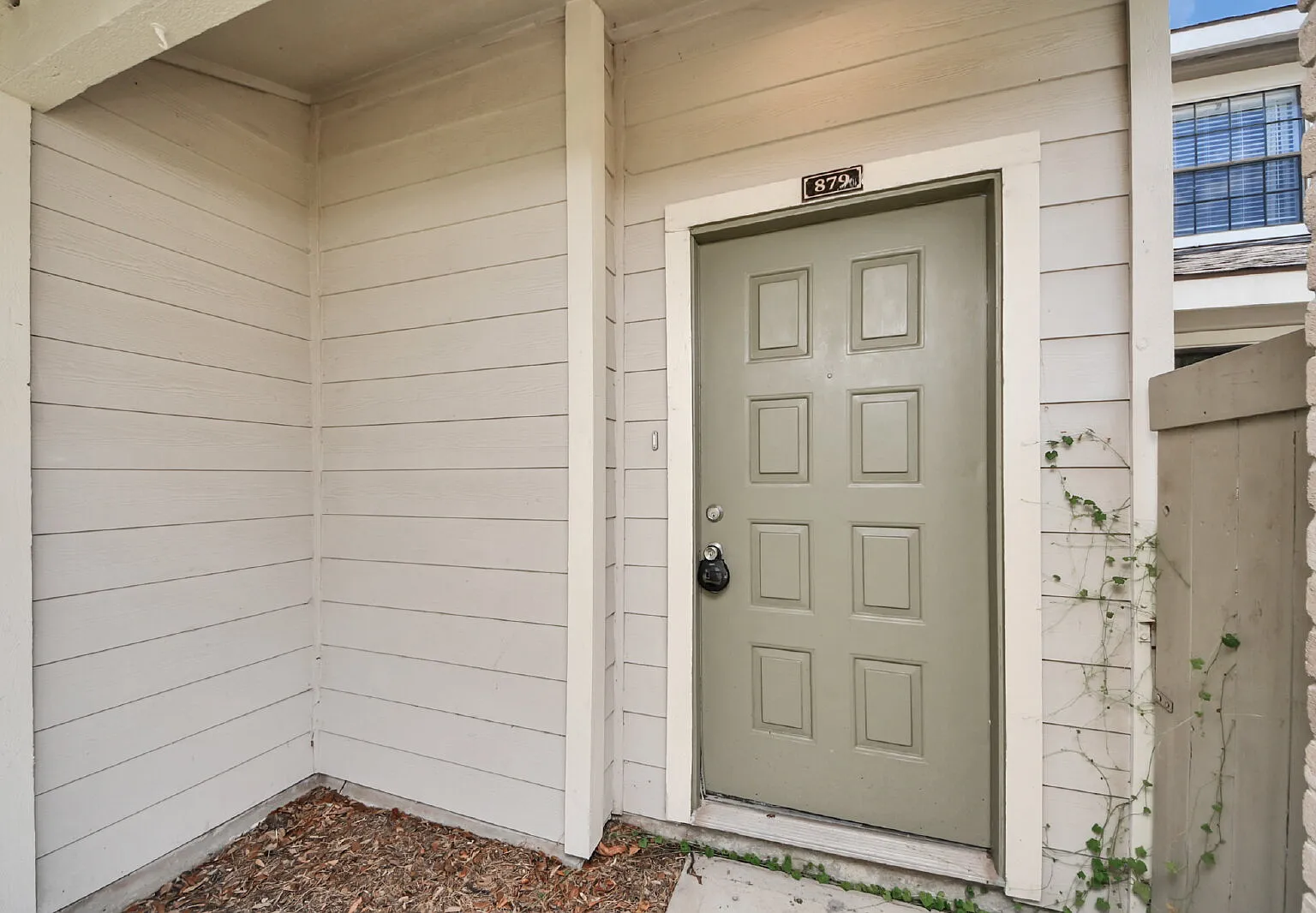3 bed, 2.0 bath, 1320 sqft, $1,700 — Photo 2