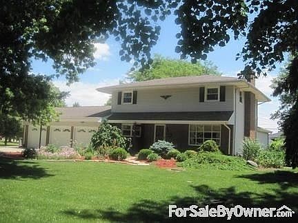 Large corner lot
						:
						Mature landscaping