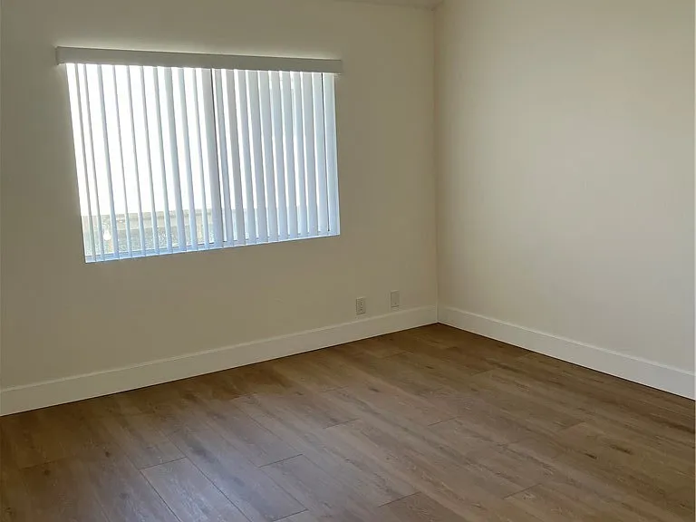 396 W Dryden St #201 — Photo 11