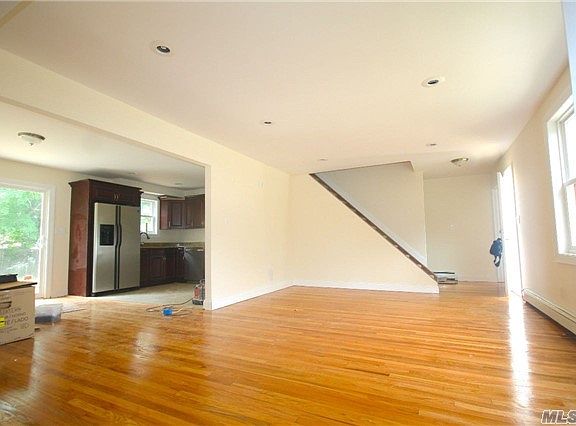 2nd image of 1319 Cambria St