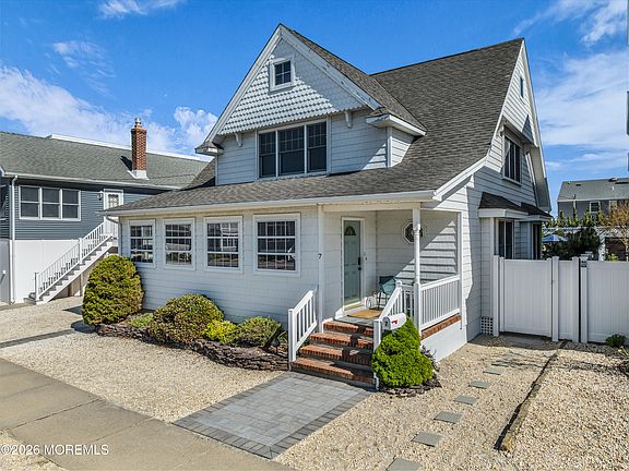 2nd image of 7 Ortley Avenue