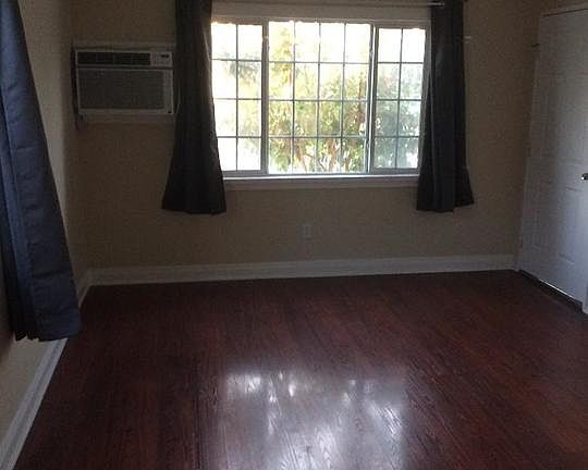 3rd image of 1028 S Concord St