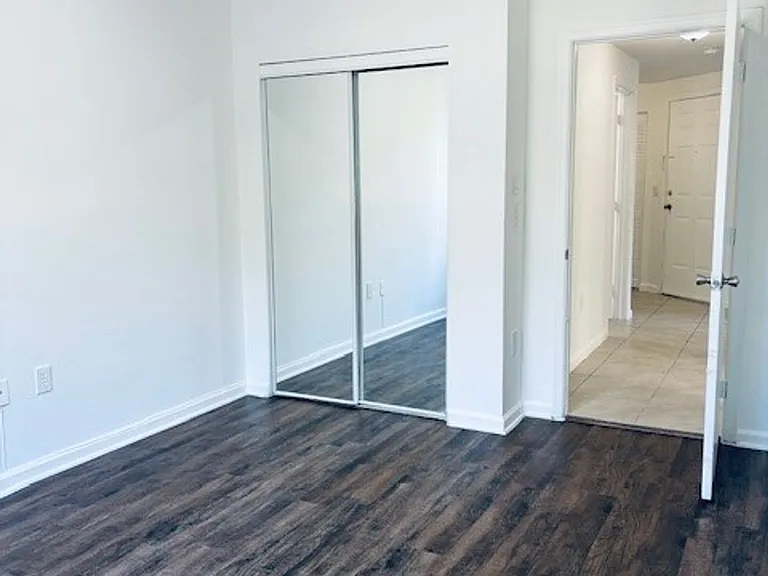 The Mirage Apartments — Photo 91